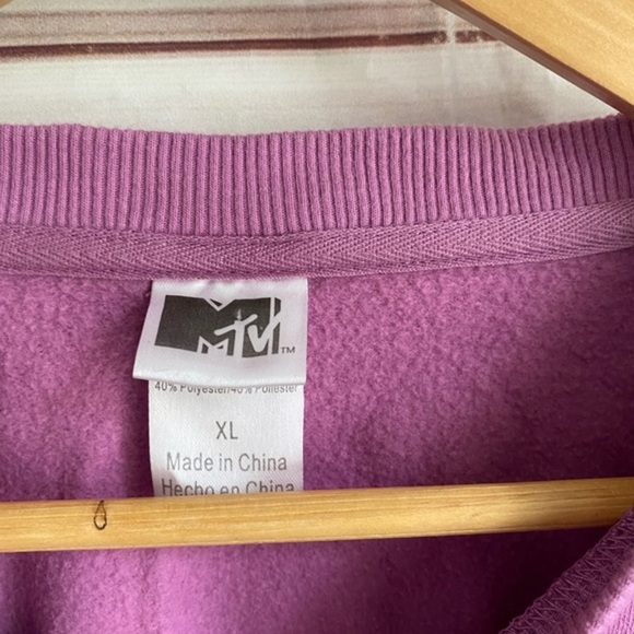 Cropped MTV Pullover Sweatshirt - Picture 3 of 3